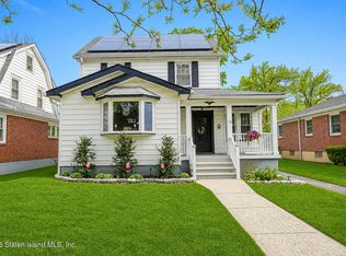 19 Whitney Ave, Staten Island, NY 10305