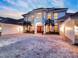 8825 Laurel Dr N, Pinellas Park, FL 33782