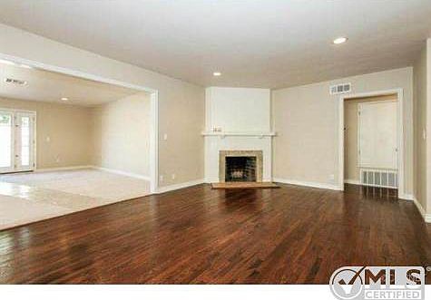 4th image of 8138 Morse Ave