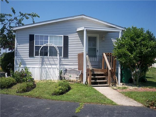 1st image of 1700 Barbara Cir
