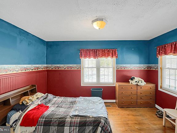 4th image of 1076 Clarence Rd