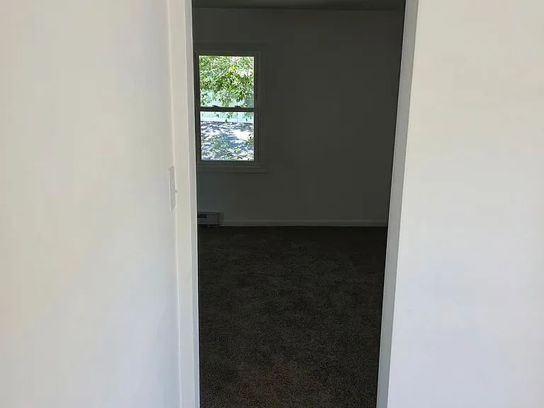 807 S Division St — Photo 8