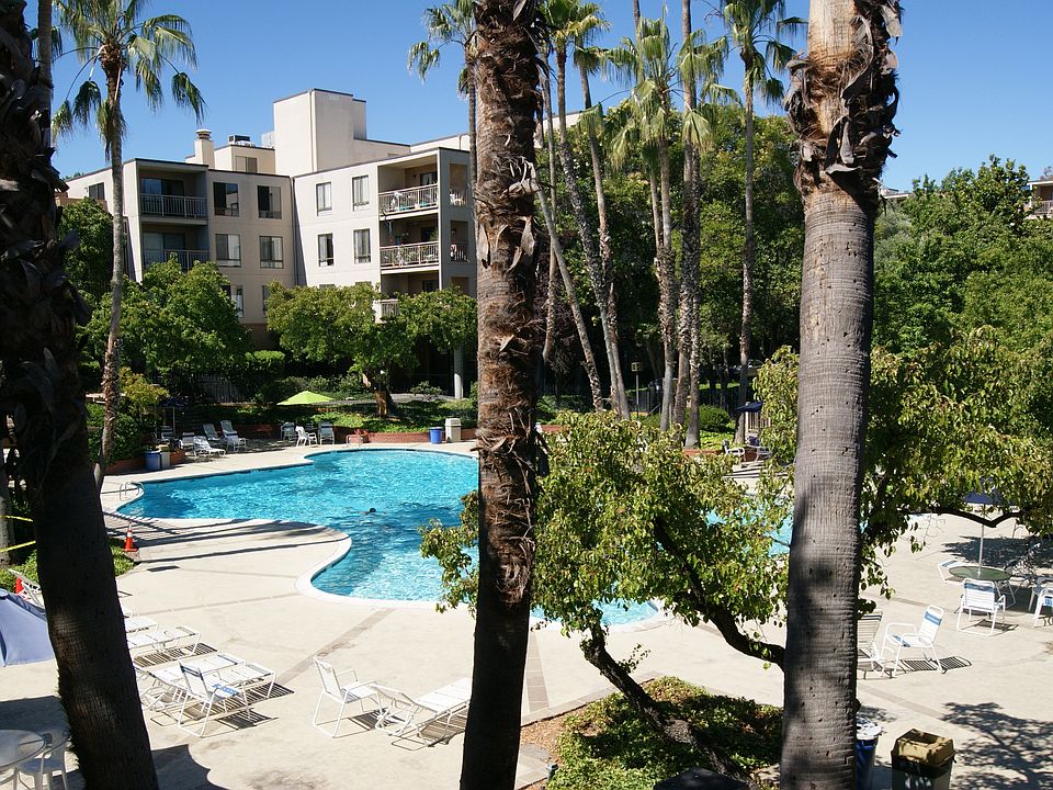 1st image of 310 N Civic Dr APT 410