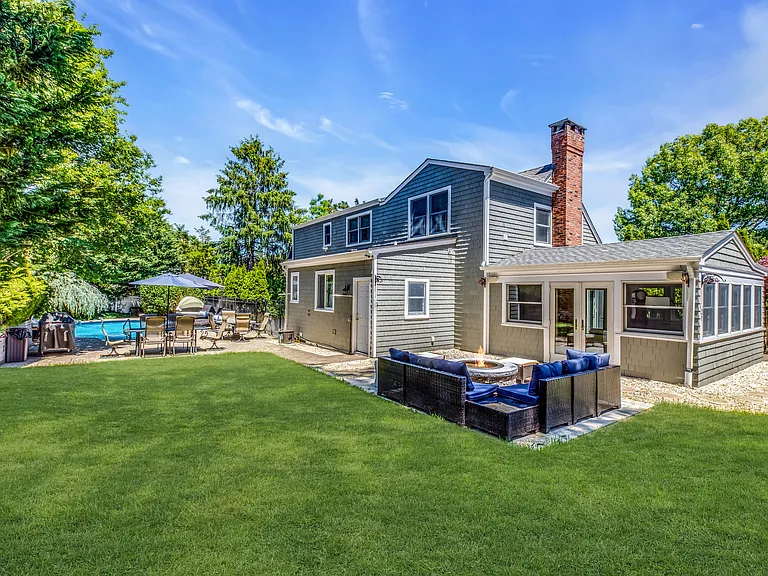345 Colonial Rd — Photo 39