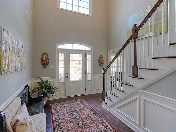 4th image of 1325 Woodland Ridge Ln