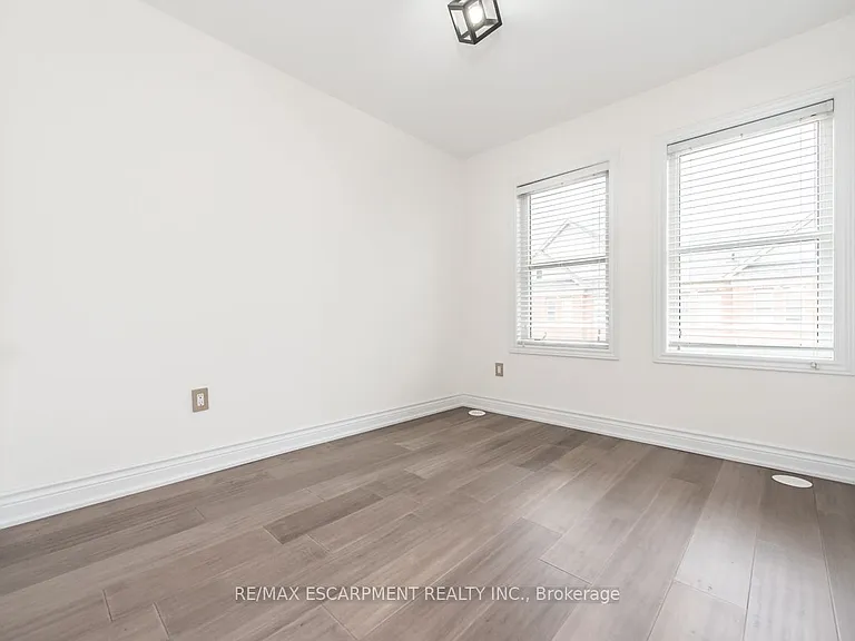 64 City Park Cir — Photo 40