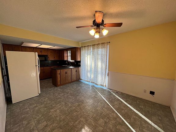 3rd image of 5413 Fountain Head Dr