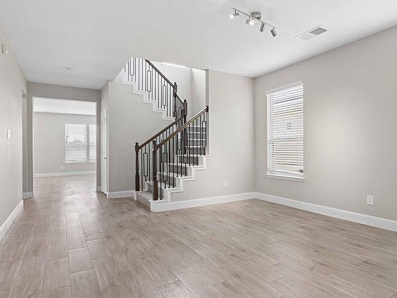 5th image of 14315 Persimmon Woods Dr