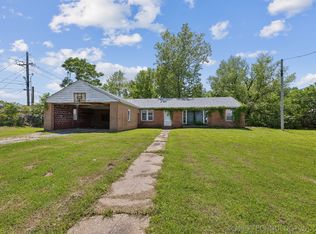 1602 W 4th St, Okmulgee, OK 74447