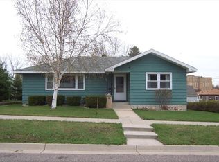 121 W Carroll St, Portage, WI 53901
