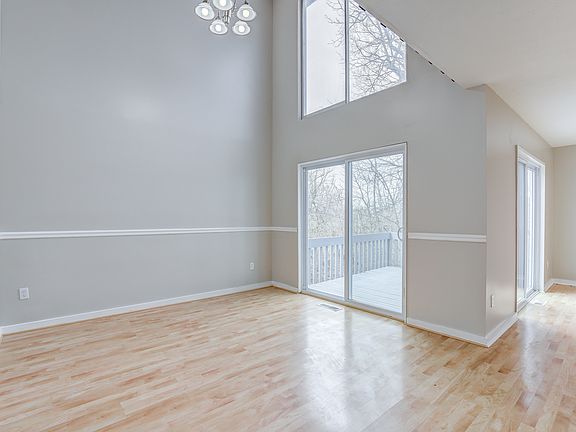 5th image of 143 Twin Lakes Dr