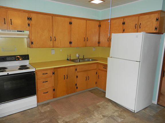 5th image of 509 Sylvan Dr S
