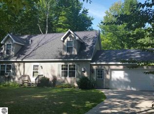 10245 Betsie Creek Dr, Interlochen, MI 49643