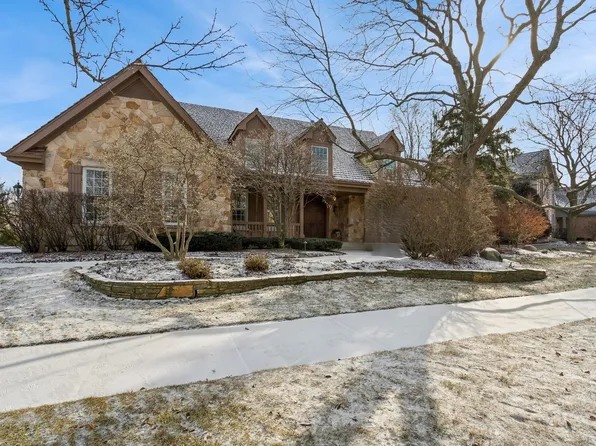 6755 Fieldstone Dr, Burr Ridge, IL 60527