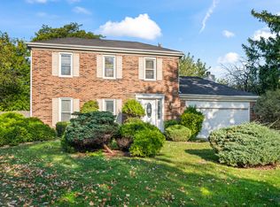 565 Kensington Ct, Roselle, IL
