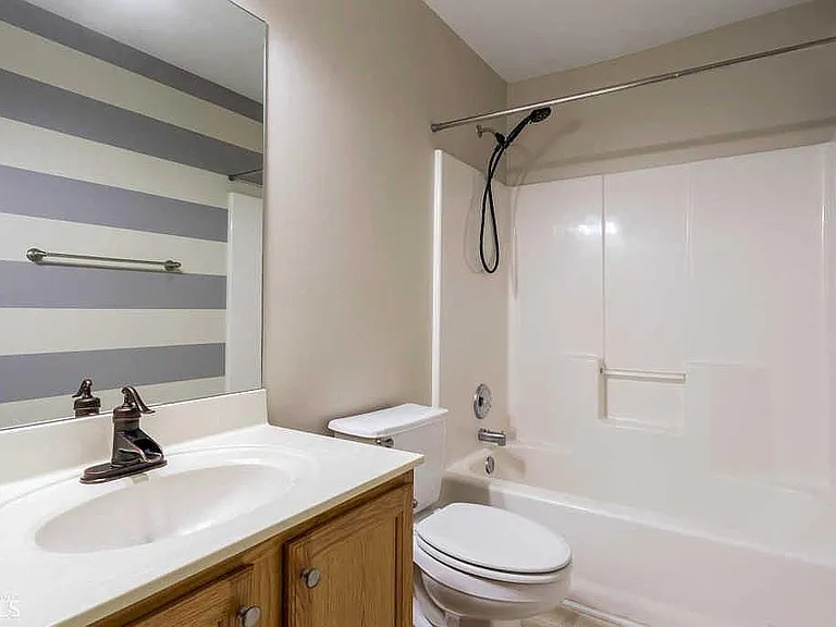 4205 Rogers Creek Ct — Photo 27