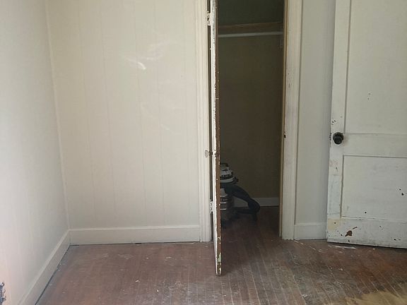 4th image of 3004 Wolfe St