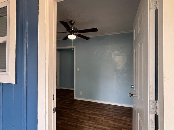 2nd image of 907 Winn St