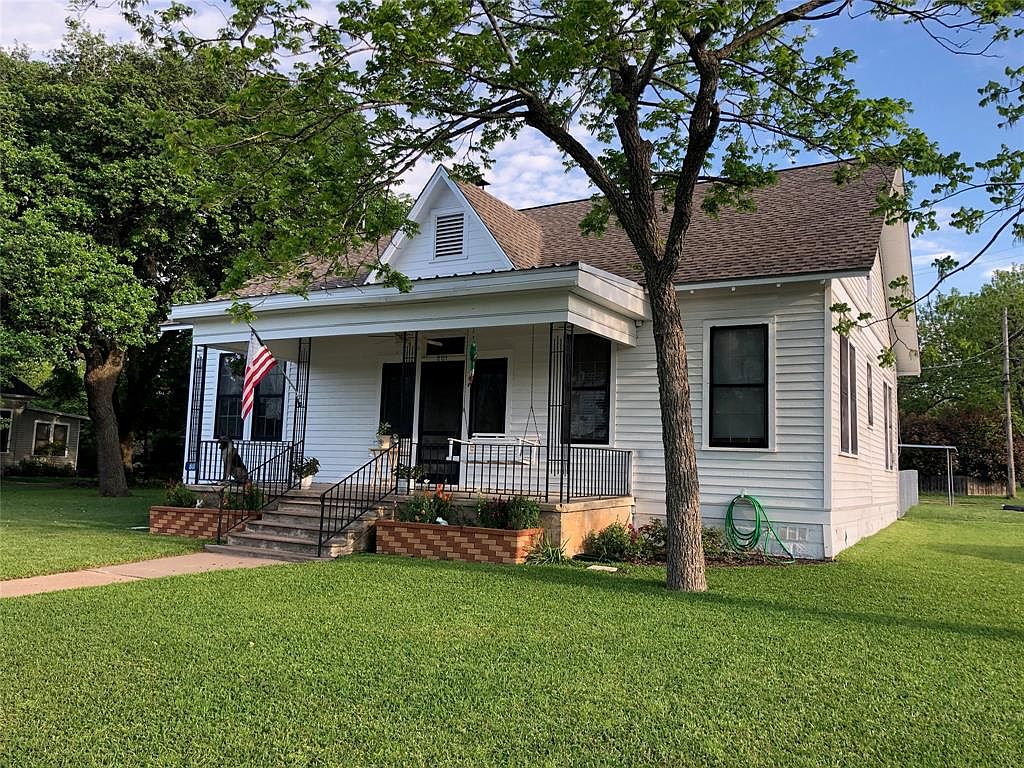 801 Summit St, Schulenburg, TX 78956 Zillow