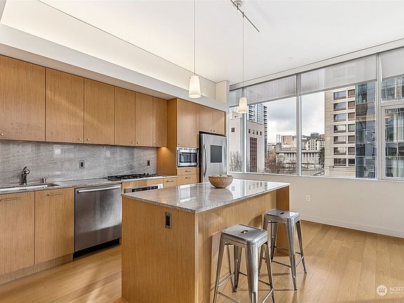 4th image of 909 5th Avenue #805