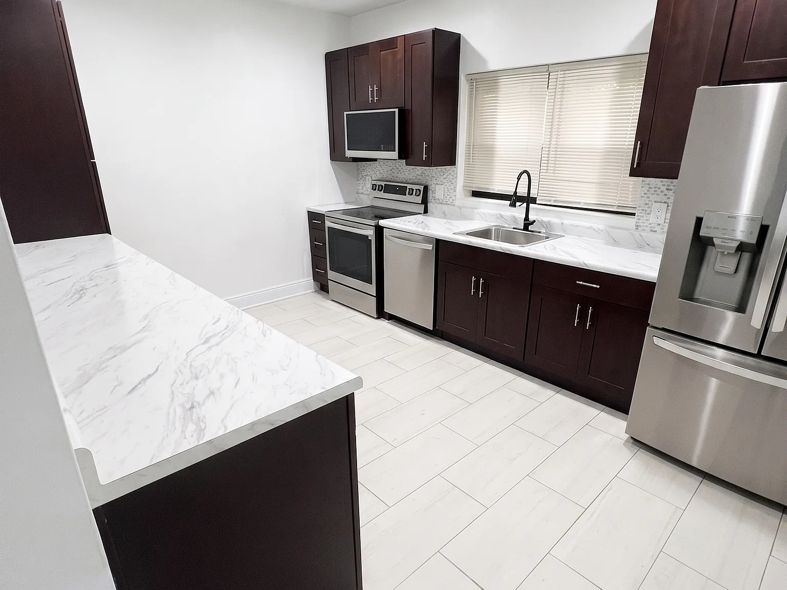 3 bed, 1552 sqft, $2,400 — Photo 4