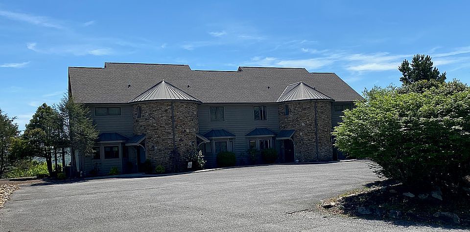 1st image of 146 Skyline Knoll Ln #2