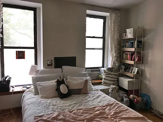 Rented by Paley Management | media 20