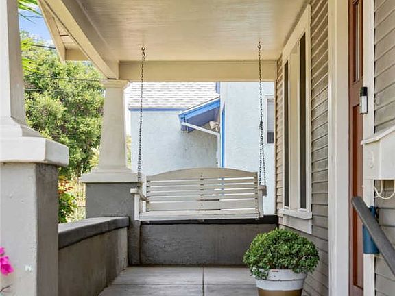 2nd image of 3954 Edenhurst Ave