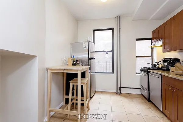 Rented by Town Residential | media 21