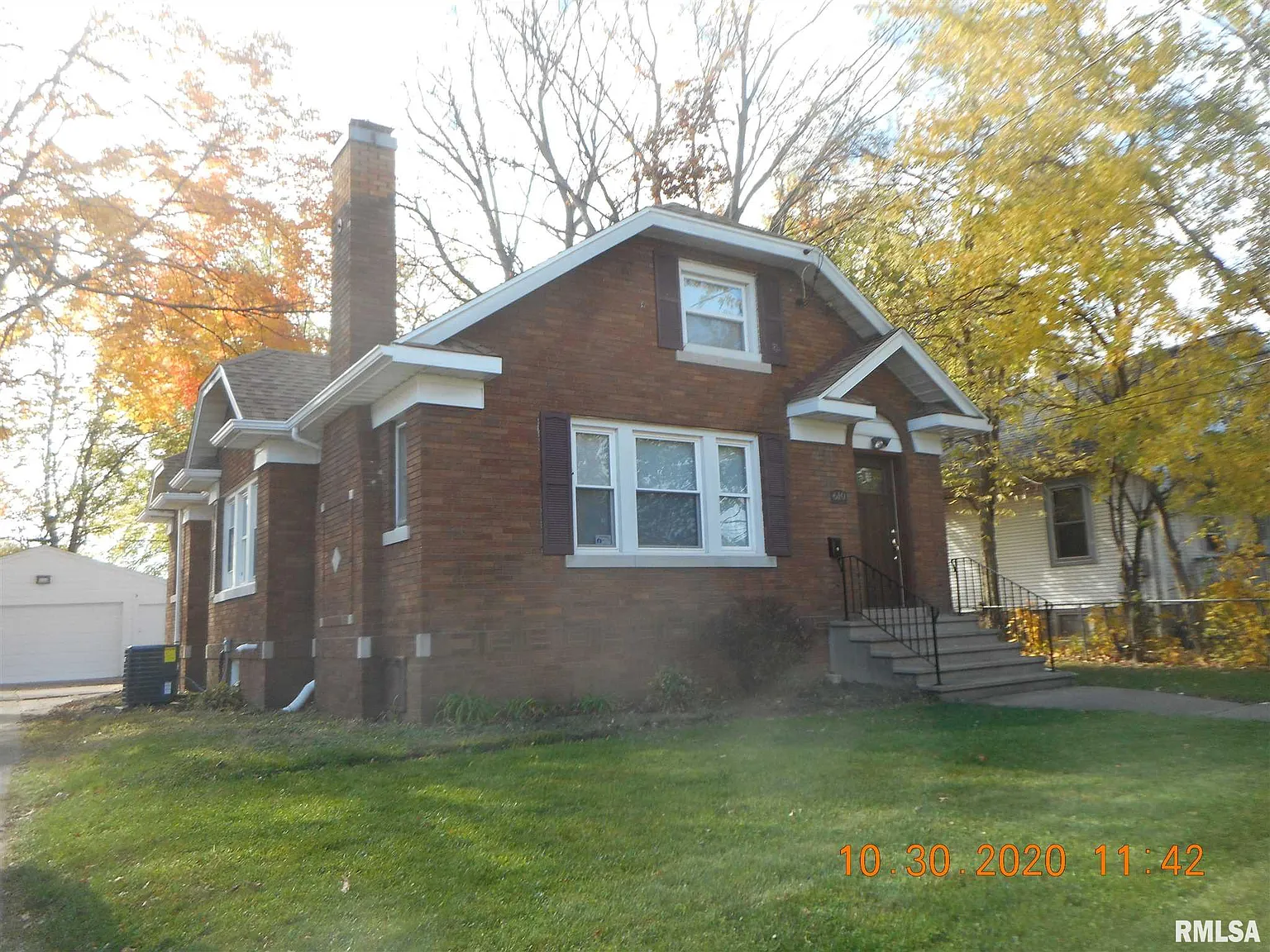 610 E Maywood Ave photo 1