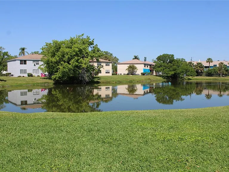 5062 Live Oak Cir #5026 — Photo 44