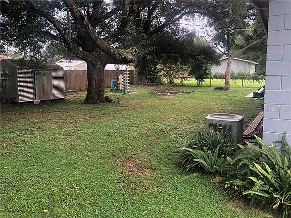 2nd image of 6 Jeanette Dr