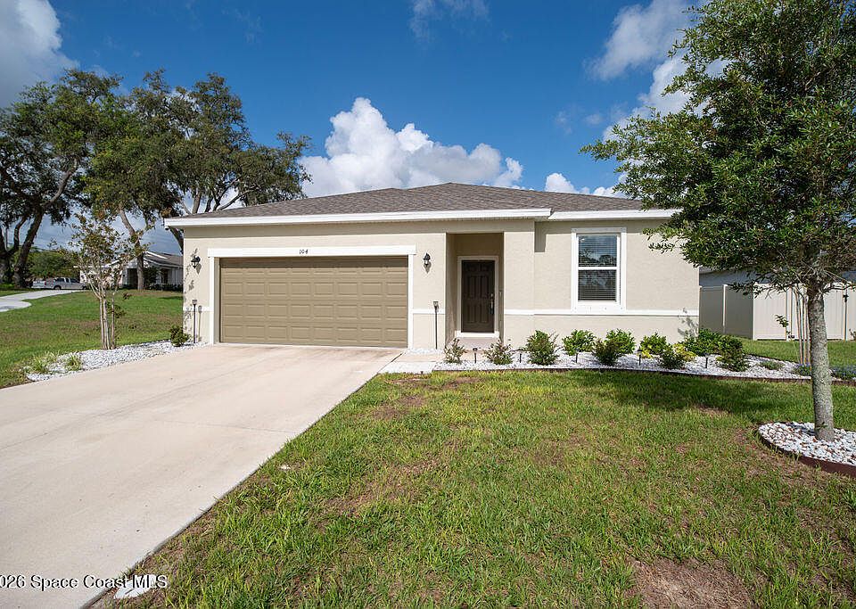 1st image of 104 Compass Pl