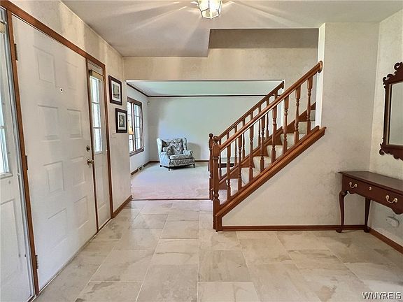 3rd image of 86 Pinelake Dr