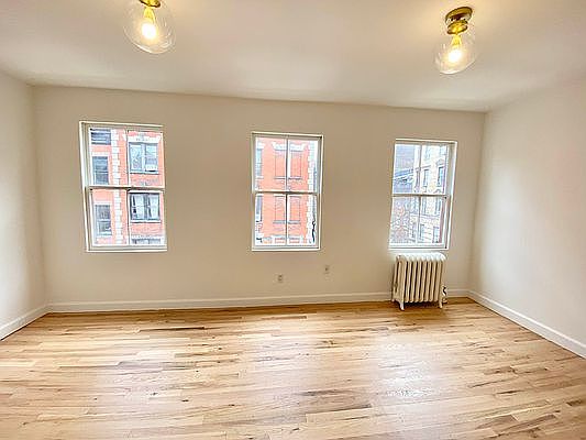 3rd image of 50 Bank St APT 3F