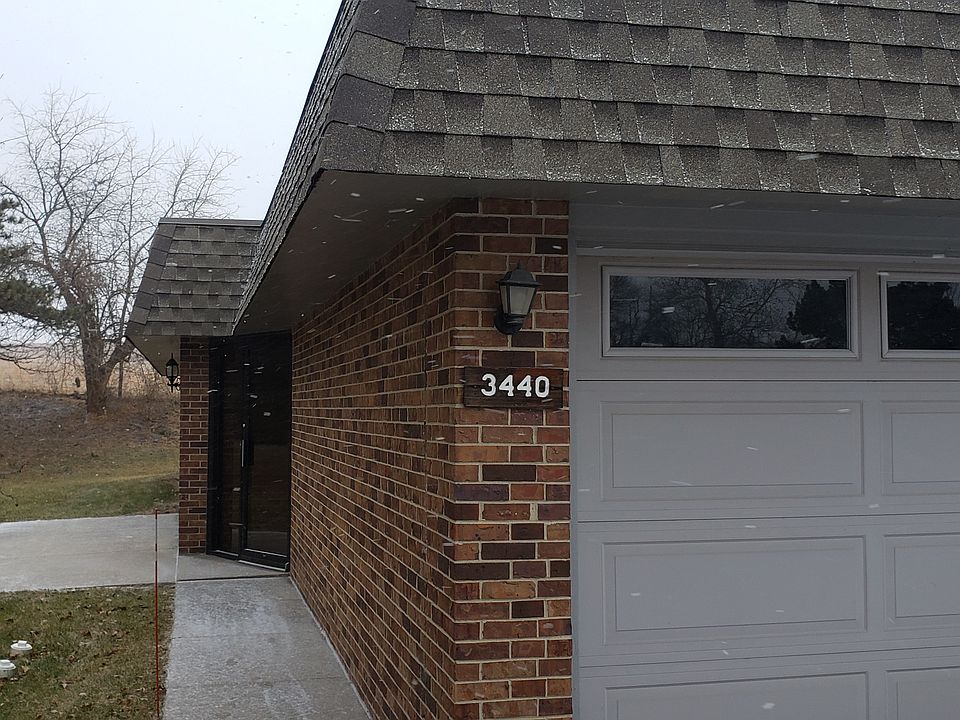 1st image of 3440 Neerpark Dr