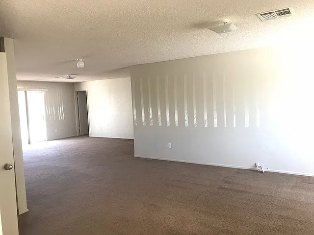 4 Bed/2 Bath In Mountain View ! — Photo 2