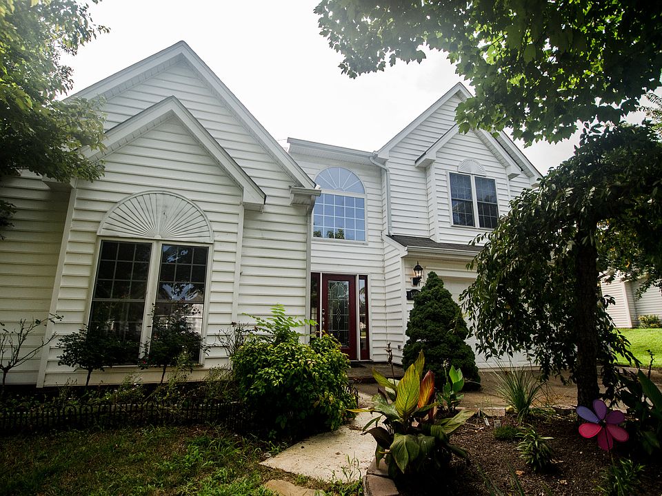 1st image of 1329 Bronze Rose Ct