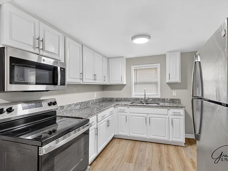 14340 Hendricks Ave — Photo 7