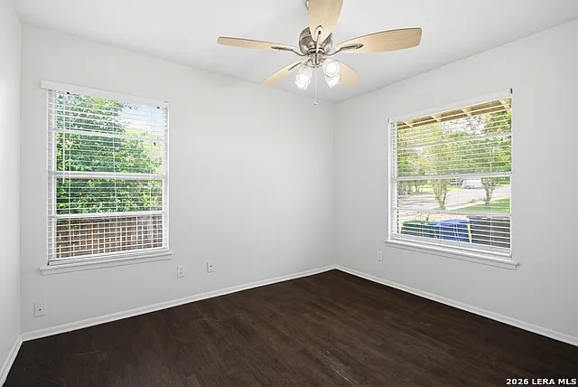 2125 E Lawndale Dr — Photo 17