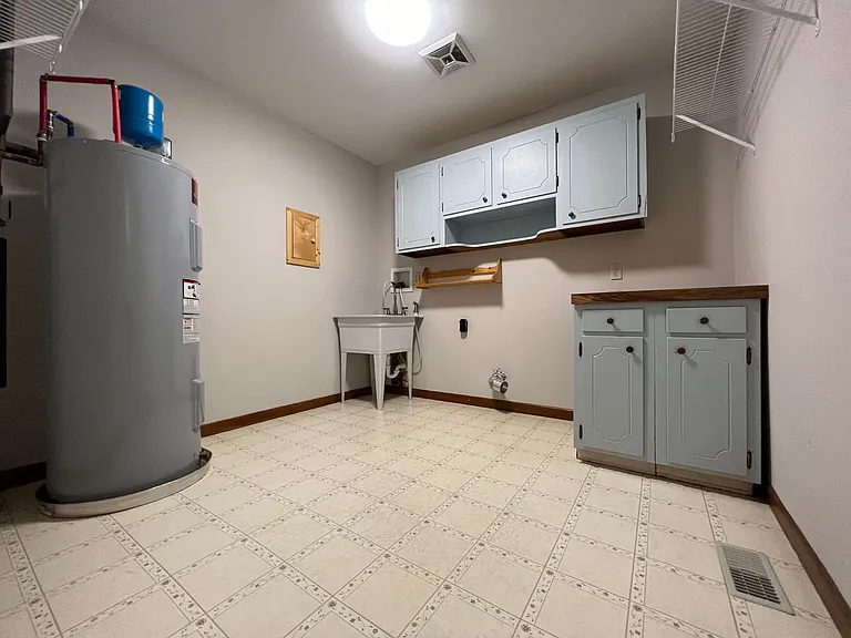 805 Gardenview Dr — Photo 20