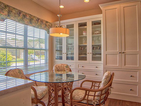 3rd image of 6455 Laramie Cir