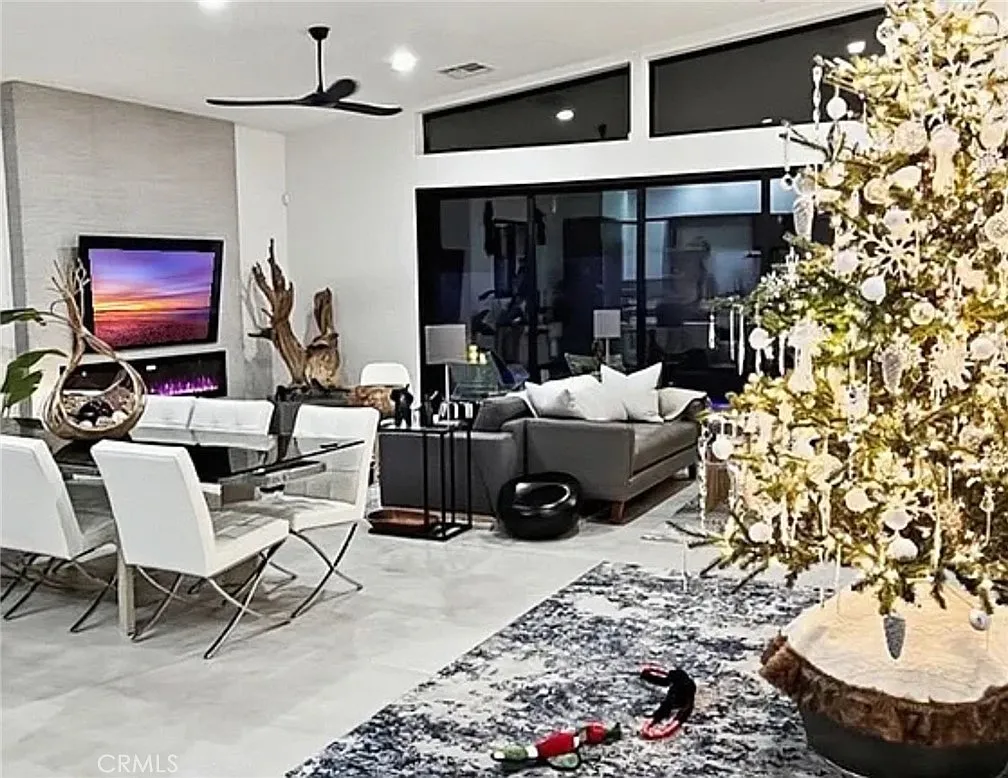 3 bed, 2274 sqft, $8,000 — Photo 4