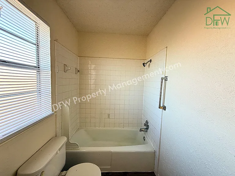 1021 Pleasant Valley Ln — Photo 13