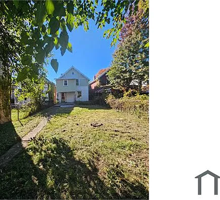 3 bed, 3600 sqft, $1,495 — Photo 2