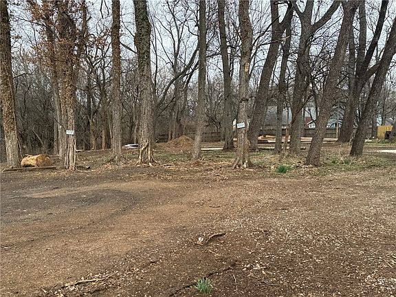 5th image of 180 W Main St