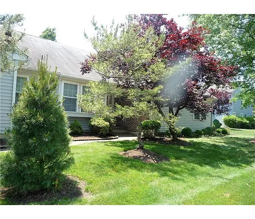 2 Hillsborough Dr photo 1