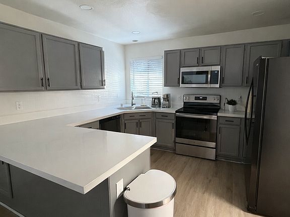 5th image of 220 N 22nd Pl Unit 2017