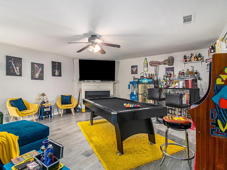 Busby Mill Ct — Photo 19