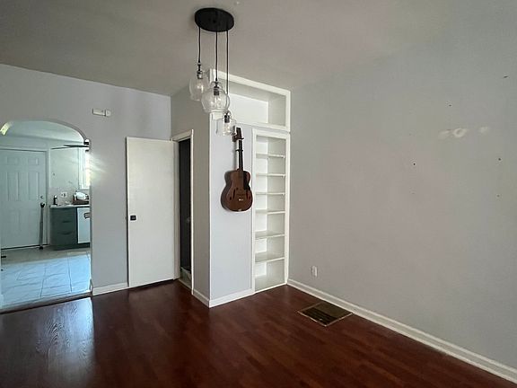 3rd image of 2447 S Camac St